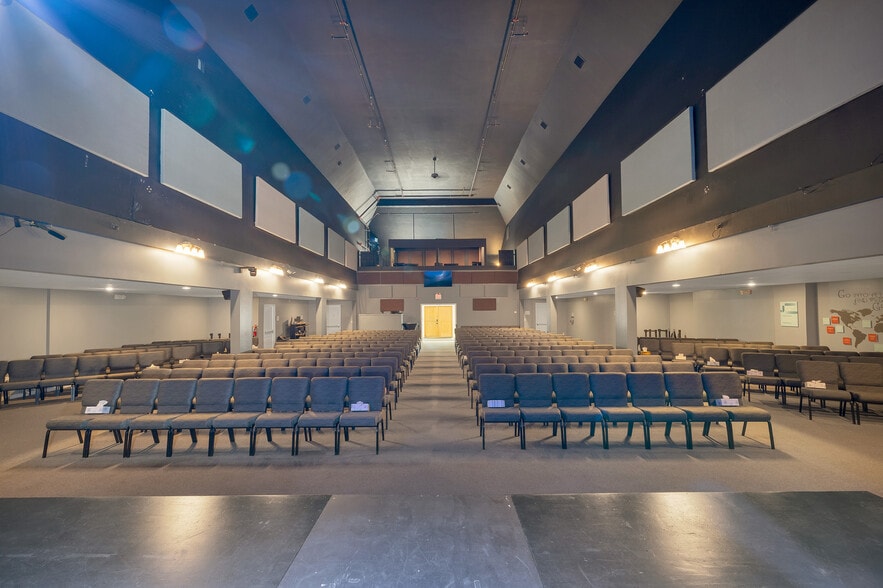 More Photos Of 8 Eastern Ave, Barrington Specialty For Sale