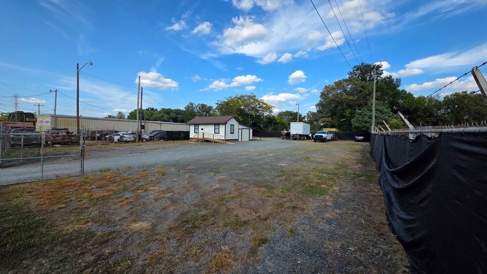 More Photos Of 1518 Concord Ave, Monroe Auto Dealership For Lease