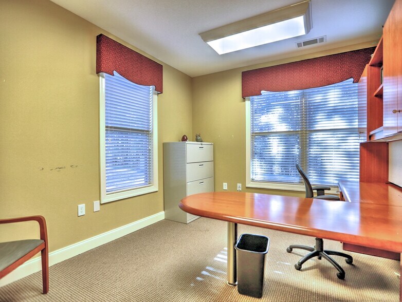 More Photos Of 2487 Cedarcrest Rd, Acworth Office For Lease
