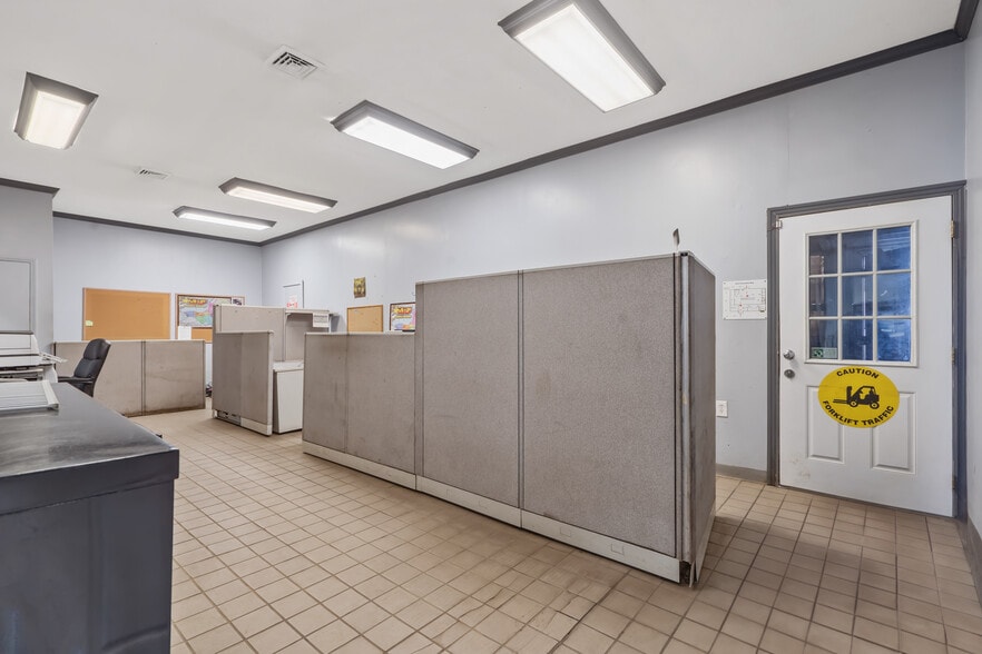 More Photos Of 8568 Brewerton Rd, Brewerton Auto Salvage Facility For Sale