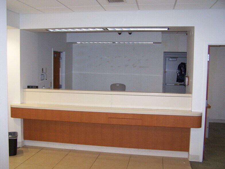 More Photos Of 118 Walnut St, Lockport Bank For Sale