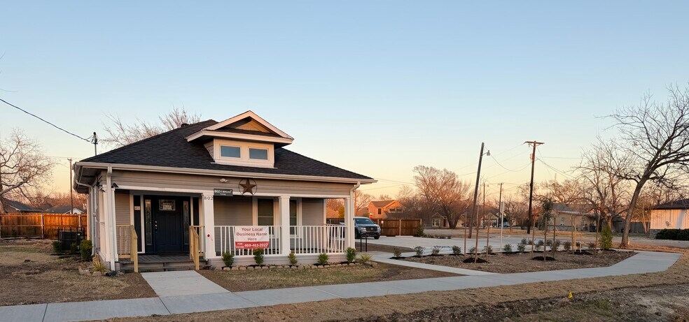 Primary Photo Of 802 E Broad St, Forney Office For Sale
