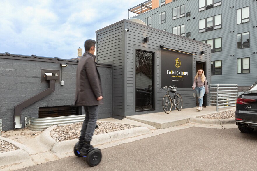 More Photos Of 1317 Marshall St NE, Minneapolis Storefront For Lease