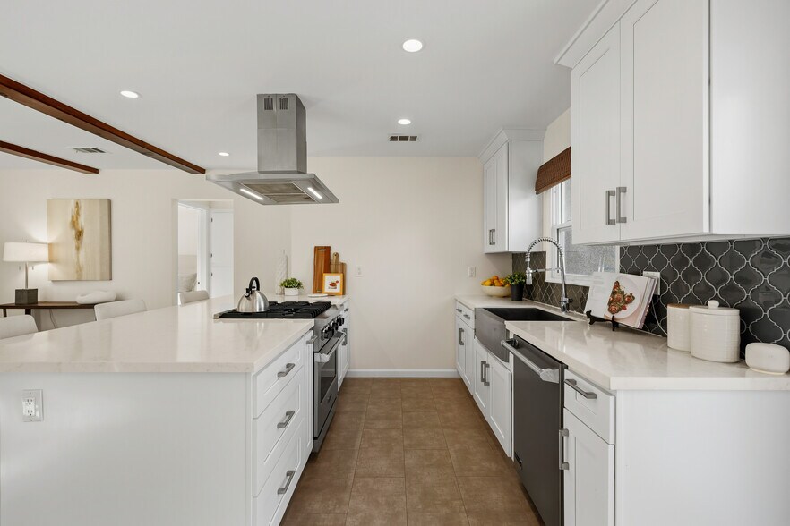 More Photos Of 5438 Colfax Ave, North Hollywood Multifamily For Sale