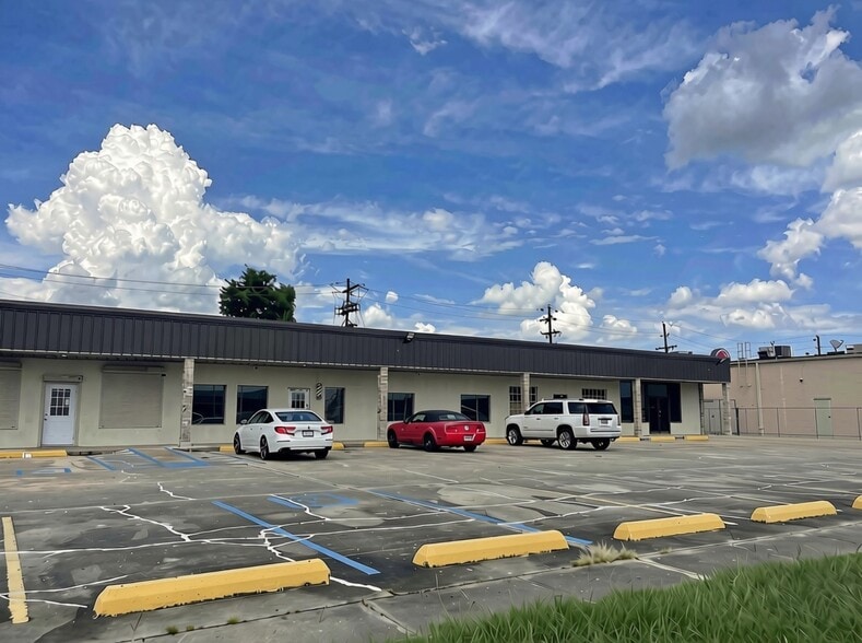 More Photos Of 15959 Hewwood Ave, Baton Rouge General Retail For Lease