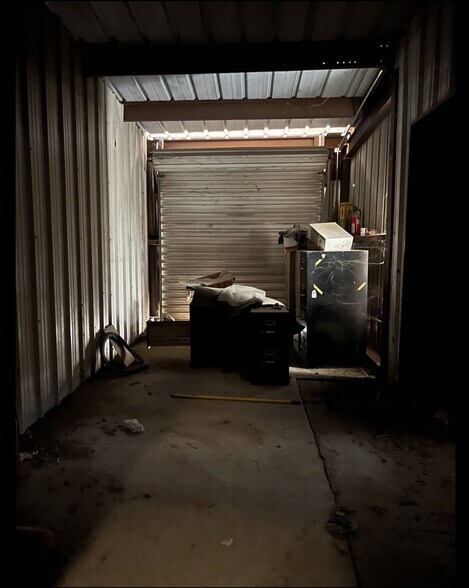 More Photos Of 1838 Federal Rd, Houston Warehouse For Sale