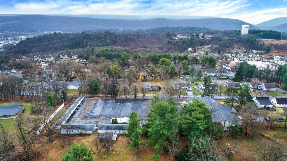 More Photos Of 145 Chamberlaine Ave, Pottsville Flex For Sale