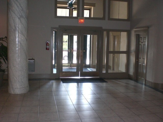 More Photos Of 915 Main St, Evansville Office For Lease
