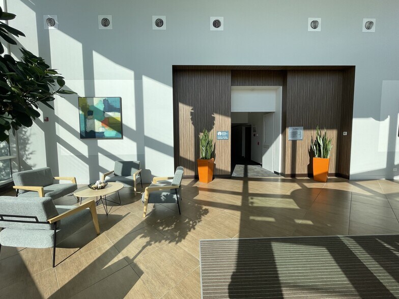 More Photos Of 4201 Lake Cook Rd, Northbrook Medical For Lease