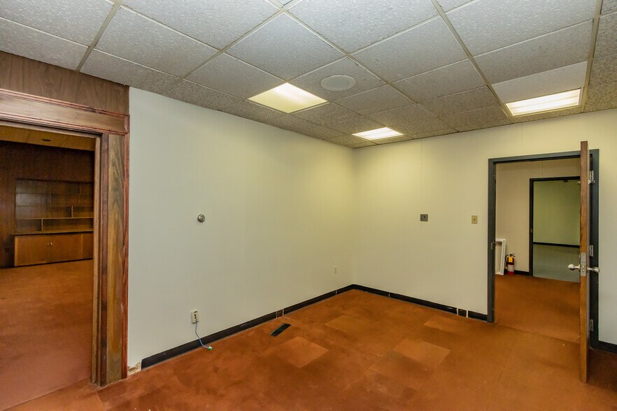More Photos Of 201 N Jefferson St, Kittanning Medical For Sale