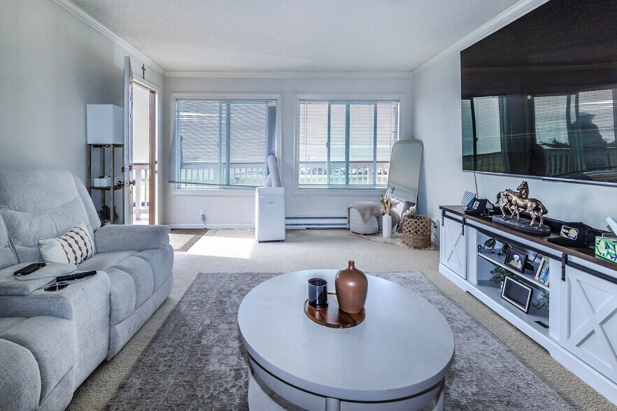 More Photos Of 510 Avenue Alhambra, Half Moon Bay Apartments For Sale