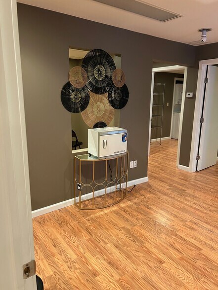 More Photos Of 656 Main St, Port Jefferson Office Residential For Lease