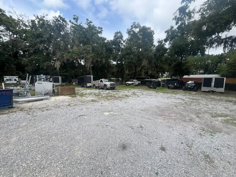 More Photos Of 2530 NE 36th Ave, Ocala Warehouse For Lease