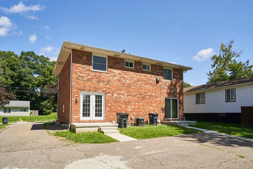 More Photos Of 926 Russell Ave, Akron Apartments For Sale