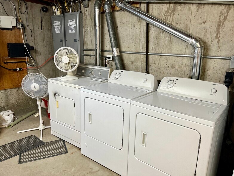 More Photos Of 501 S 6th St, Thermopolis Hotel For Sale