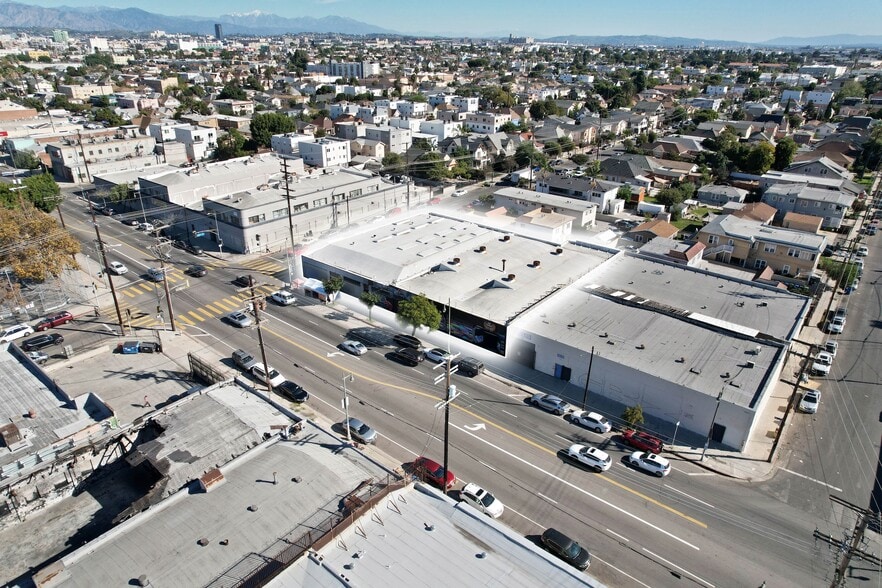 Primary Photo Of 3000-3006 S Main St, Los Angeles Manufacturing For Sale