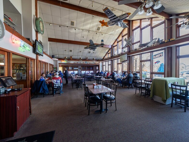 More Photos Of 4300 Abbott Rd, Orchard Park Restaurant For Sale