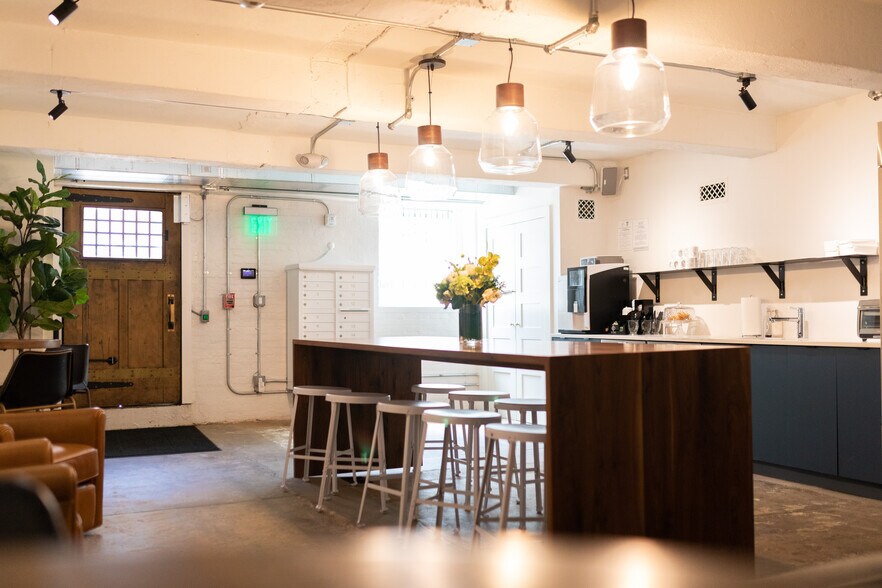 More Photos Of 6 E Eager St, Baltimore Office For Lease