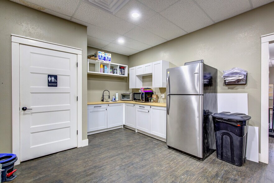 More Photos Of 400 Gilmer St, Sulphur Springs Storefront For Lease