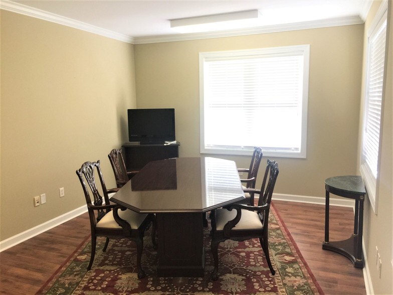 More Photos Of 5640 Six Forks Rd, Raleigh Office For Lease