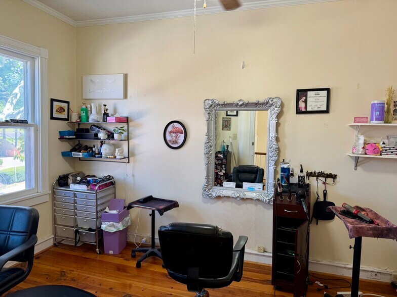 More Photos Of 209 E Boscawen St, Winchester Storefront Retail Residential For Lease
