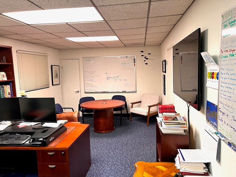 More Photos Of 100 N Hill Dr, Brisbane Light Manufacturing For Lease