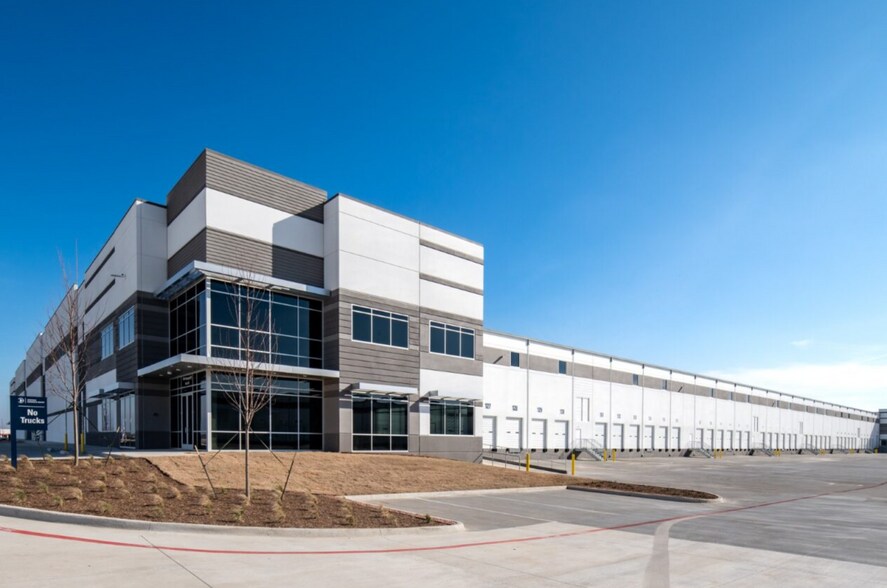 More Photos Of 3701 McPherson Dr, Northlake Unknown For Lease