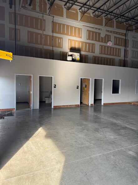 More Photos Of 20 Tyler Way, Newark Warehouse For Lease