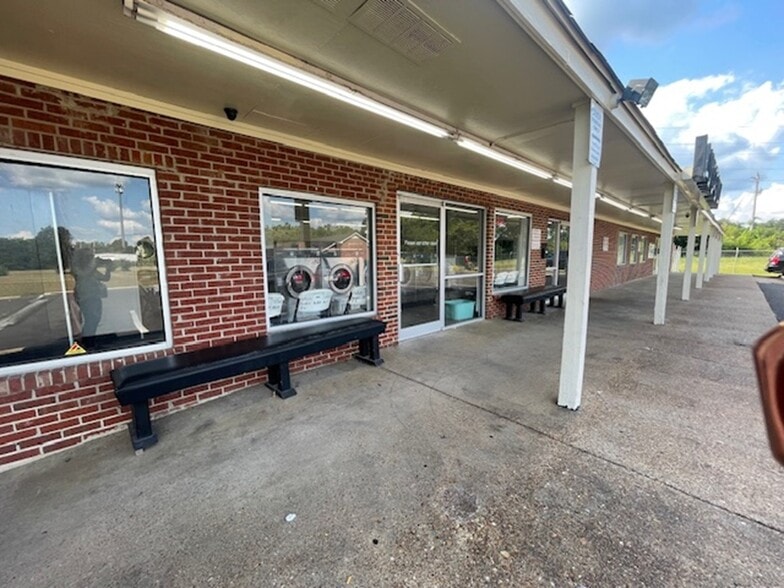 More Photos Of 4064 Saint Elmo Ave, Memphis Storefront For Sale