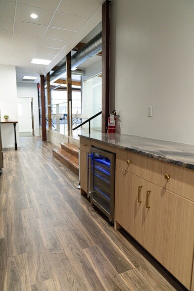 More Photos Of 1951 SR 426 W, Oviedo Office For Lease