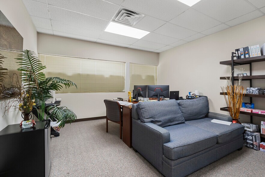 More Photos Of 25349-25351 Borough Park Dr, Spring Light Manufacturing For Sale