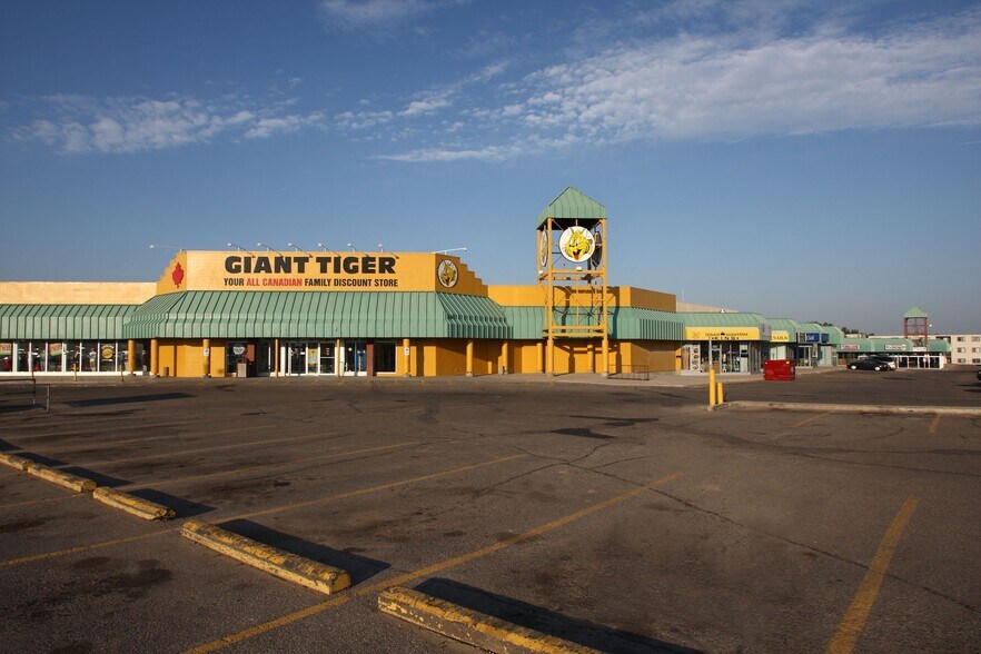 More Photos Of 2719 Avonhurst Dr, Regina Storefront For Lease