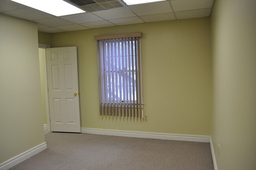 More Photos Of 285 Littleton Rd, Westford Office Residential For Sale