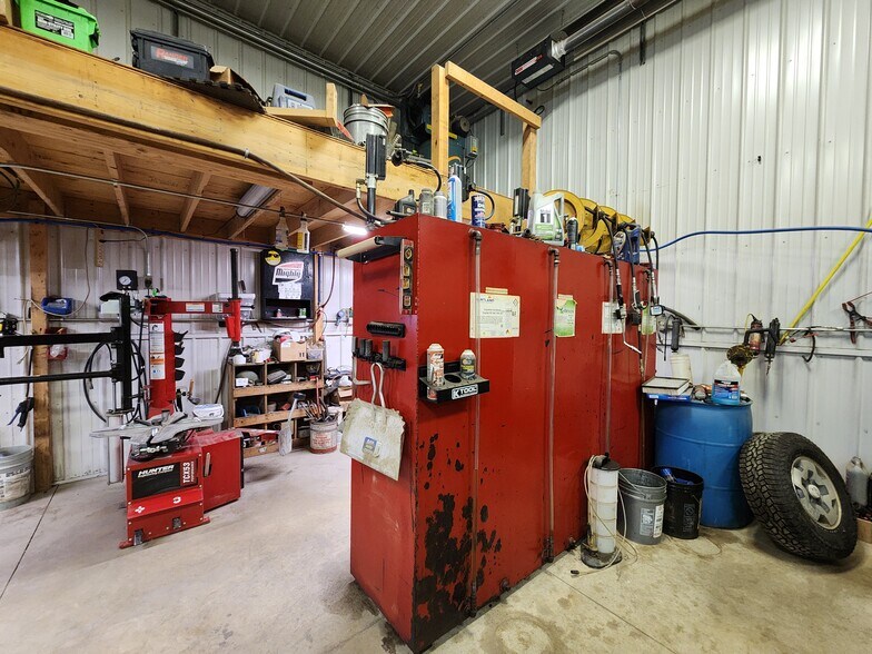 More Photos Of 310 Highway 71, Sioux Rapids Auto Repair For Sale