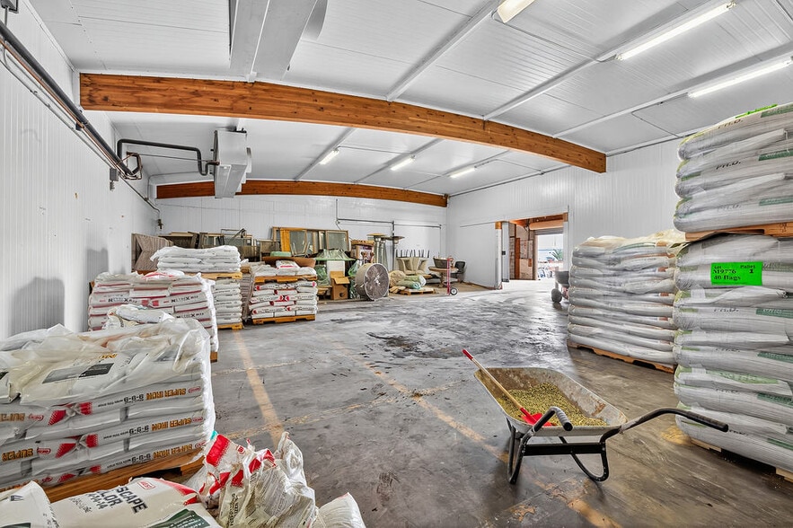 More Photos Of 81500 Industrial Pl, Indio Warehouse For Sale