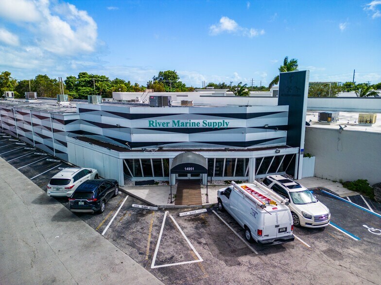 More Photos Of 14951 S Dixie Hwy, Palmetto Bay Freestanding For Sale