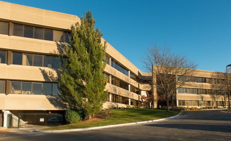 Primary Photo Of 800 E 101st Ter, Kansas City Office For Lease