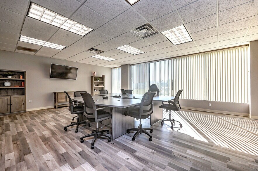 More Photos Of 317 Foxon Rd, East Haven Medical For Lease