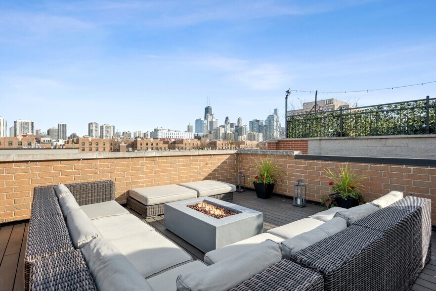 More Photos Of 1428 N Cleveland Ave, Chicago Hospitality For Sale