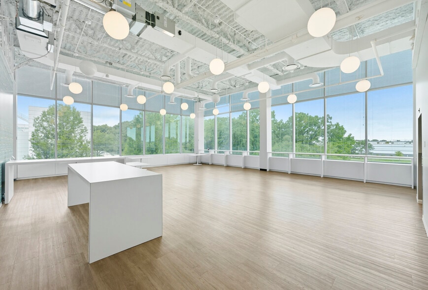 More Photos Of 1950 Innovation Way, Libertyville Unknown For Lease