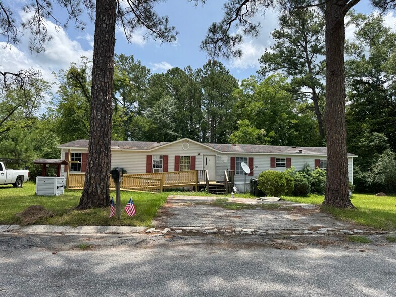 More Photos Of 1940 Danielle Dr, Waycross Apartments For Sale
