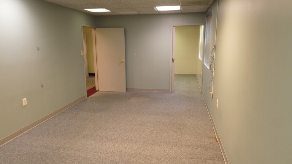 More Photos Of 7 Post Office Rd, Waldorf Medical For Sale