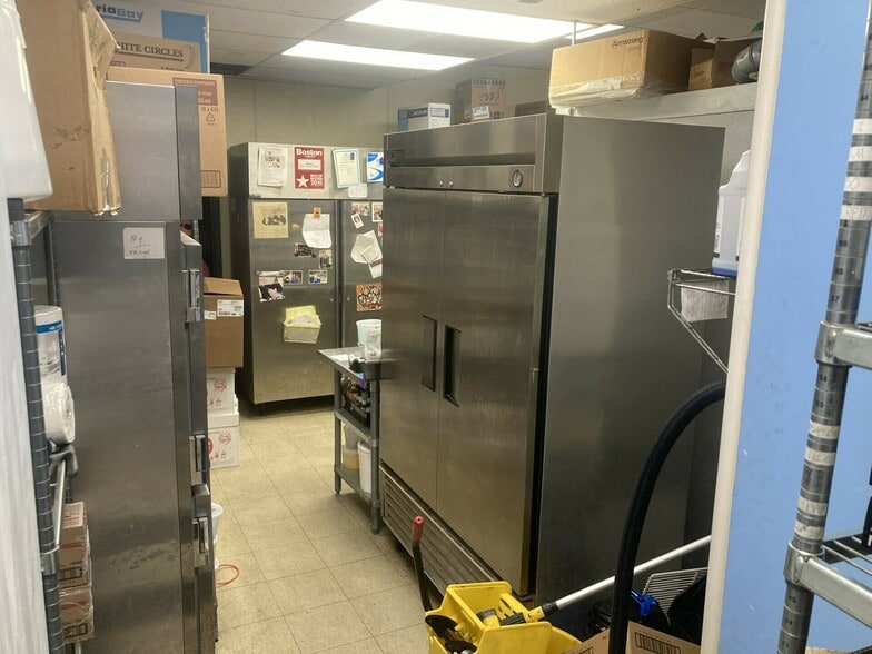 More Photos Of 19 Main St, Hingham Storefront Retail Office For Lease