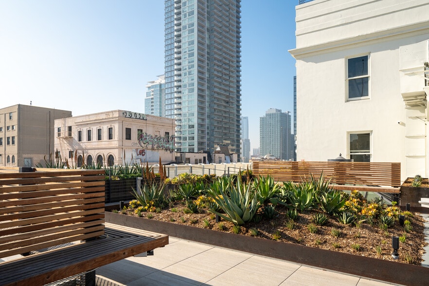 More Photos Of 761 S Broadway, Los Angeles Office Residential For Sale