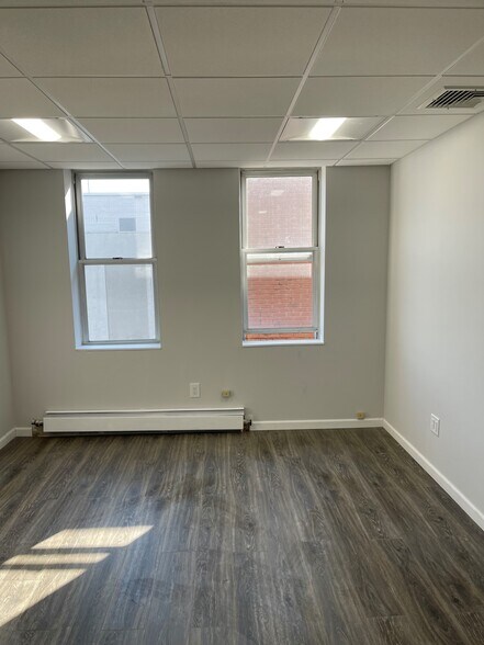 More Photos Of 1527 Franklin Ave, Mineola Office For Lease