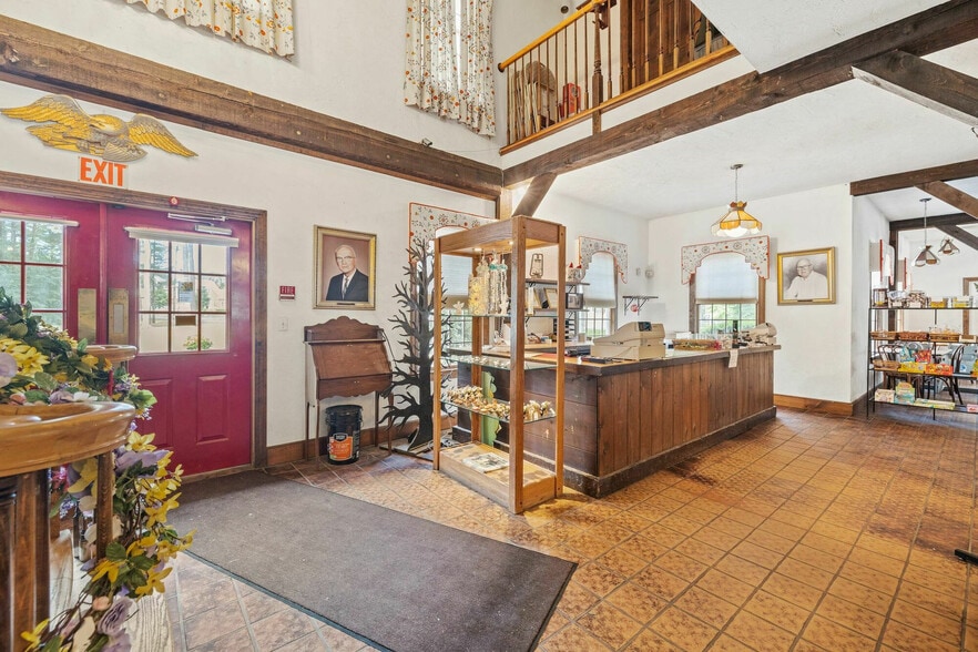 More Photos Of 47 Sugar Rd, Bolton Freestanding For Sale