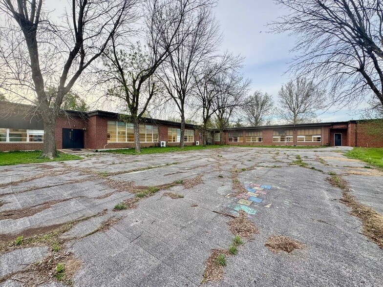 More Photos Of 111 W College Ave, Shelbina Schools For Sale