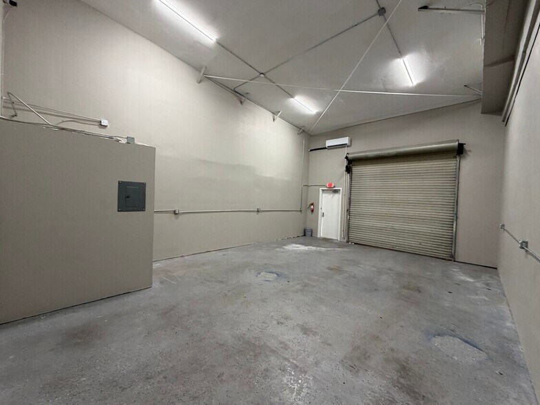 More Photos Of 1173-1179 SW 1st Way, Deerfield Beach Industrial For Lease