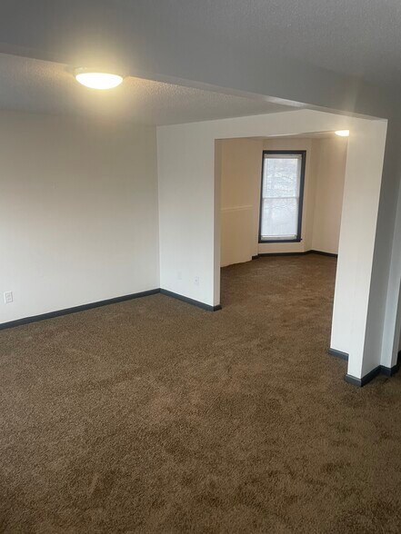 More Photos Of 2820 Collingwood Blvd, Toledo Apartments For Sale