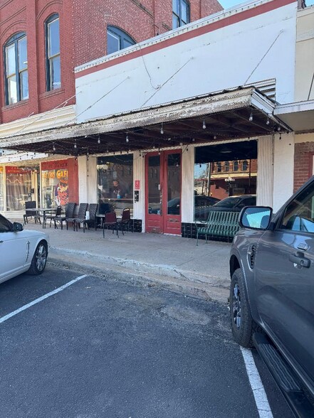 Primary Photo Of 303 Main St, Smithville Freestanding For Sale